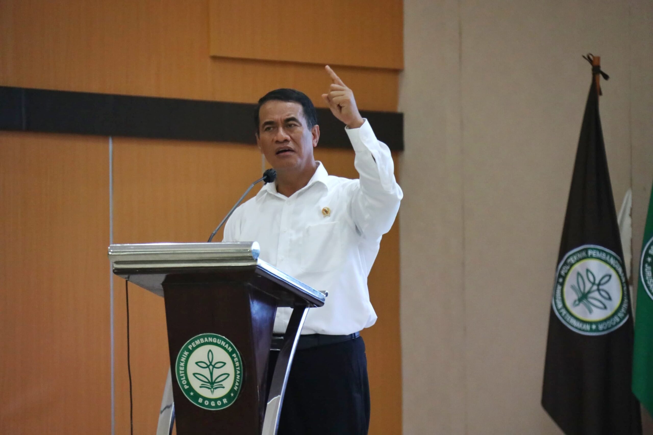 Mentan Amran Lepas Ribuan Mahasiswa Polbangtan, Kawal Program Pertanian