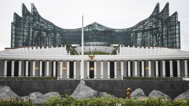 mulai berkantor di IKN